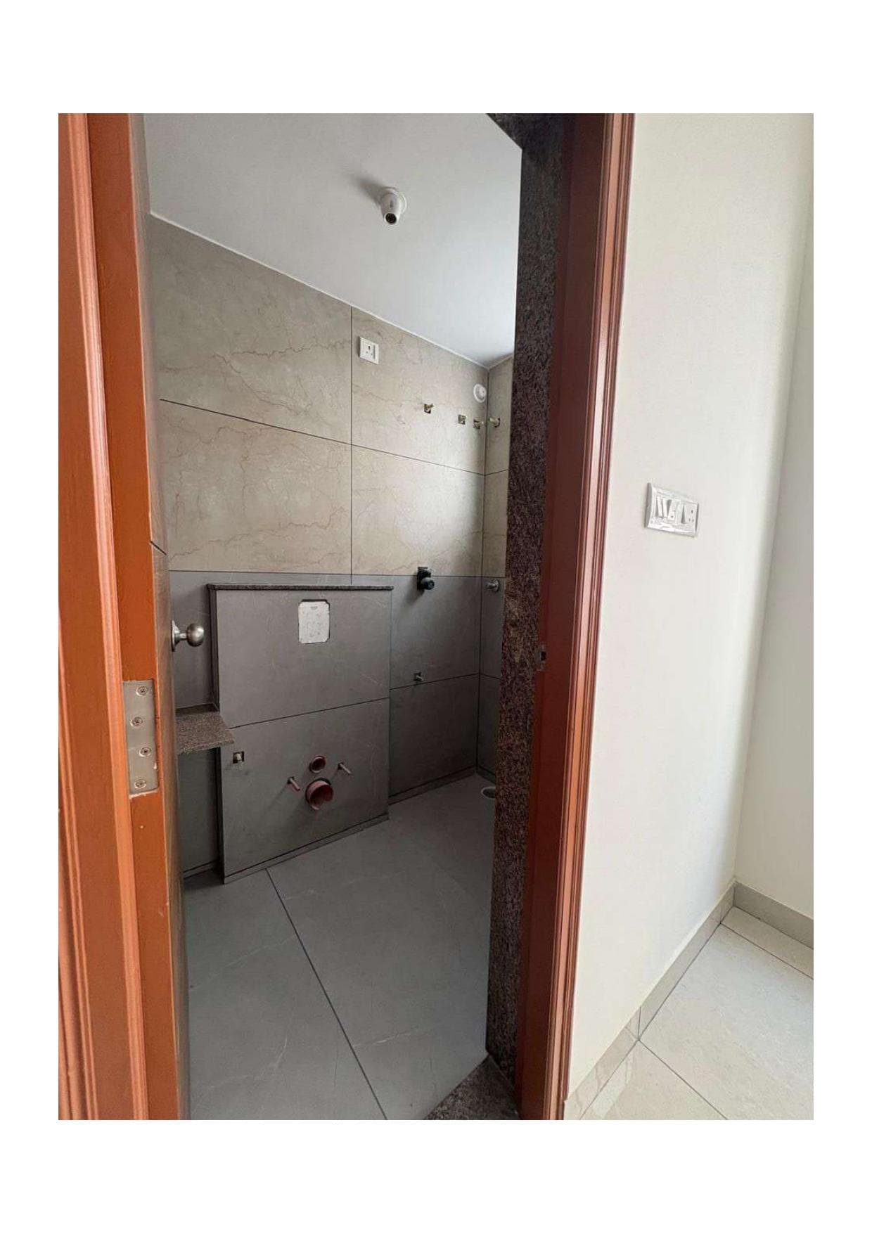 Bathroom with Concealed Plumbing