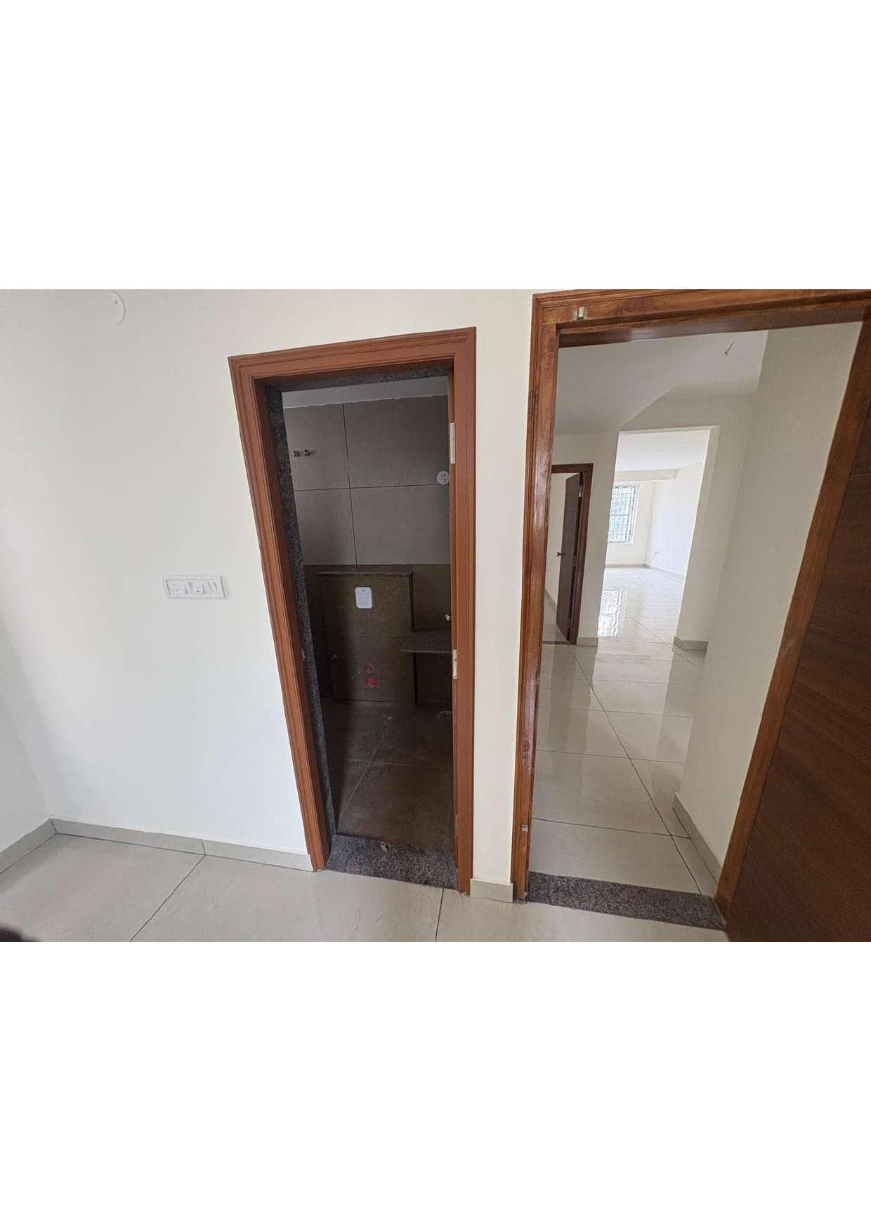 Private Hallway & Third Bath